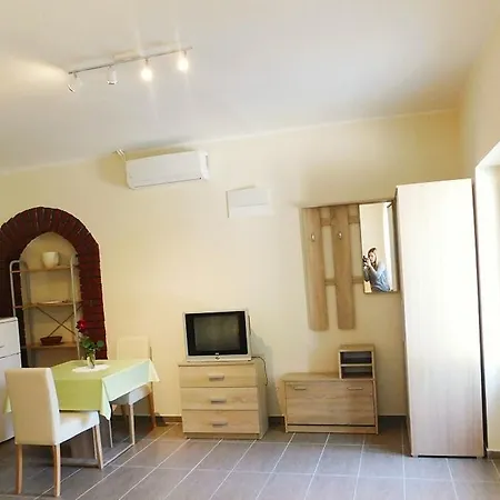Apartments Danilo 48 Pula Exterior photo